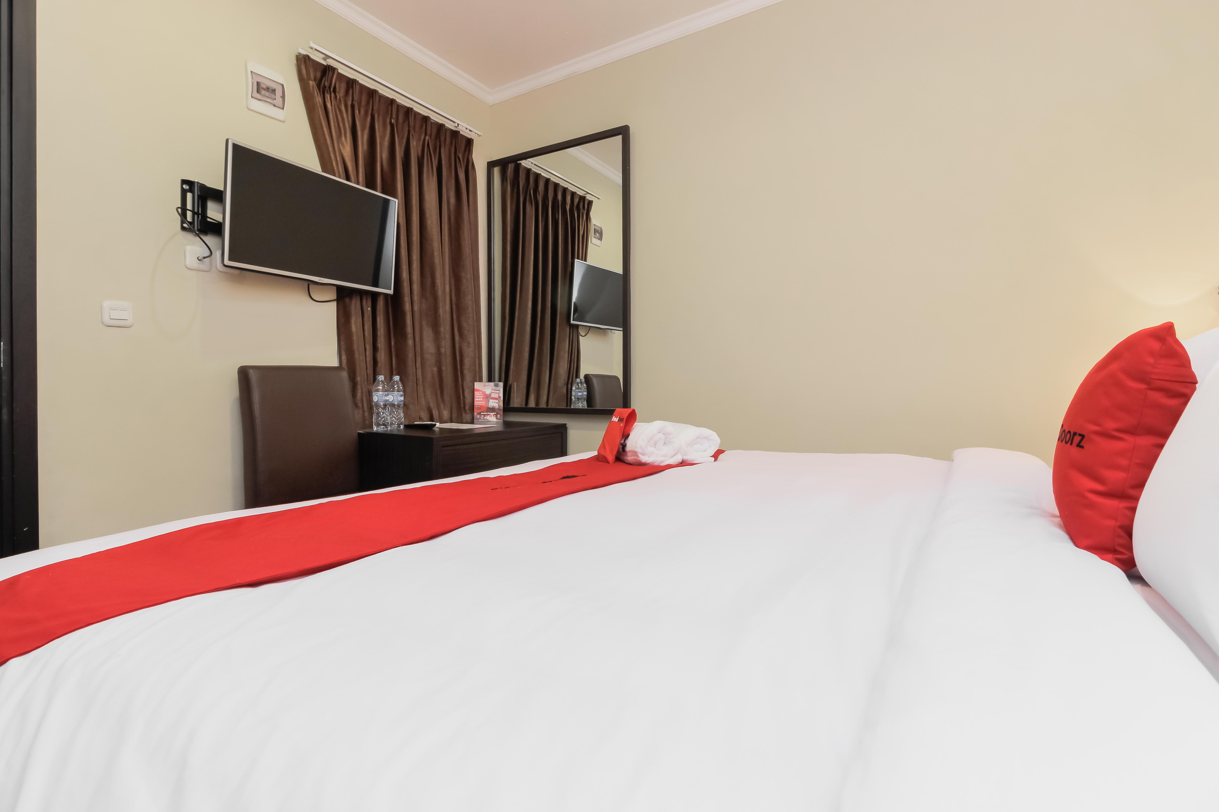 Reddoorz Plus @ Thamrin Jacarta Exterior foto