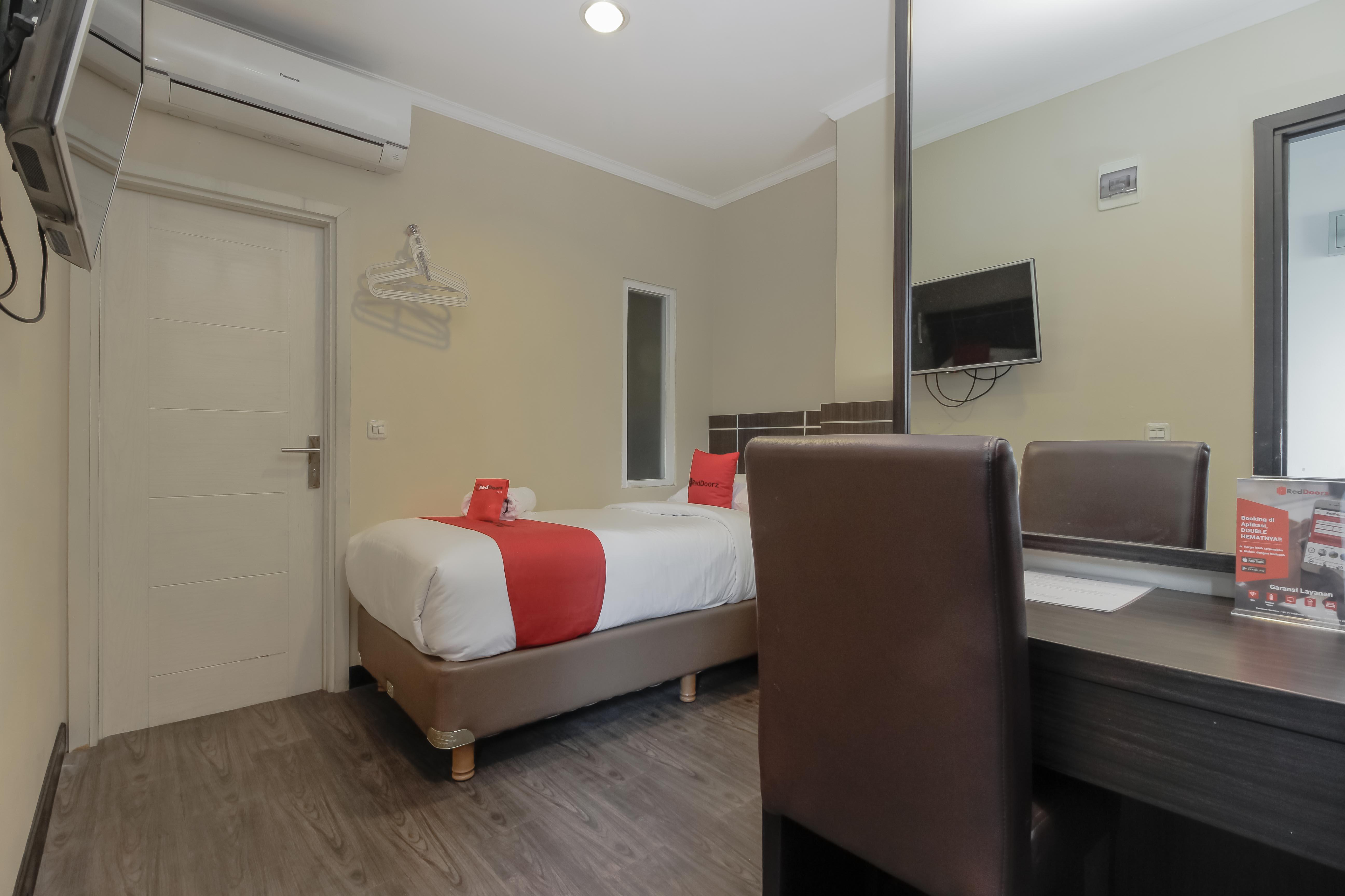 Reddoorz Plus @ Thamrin Jacarta Exterior foto