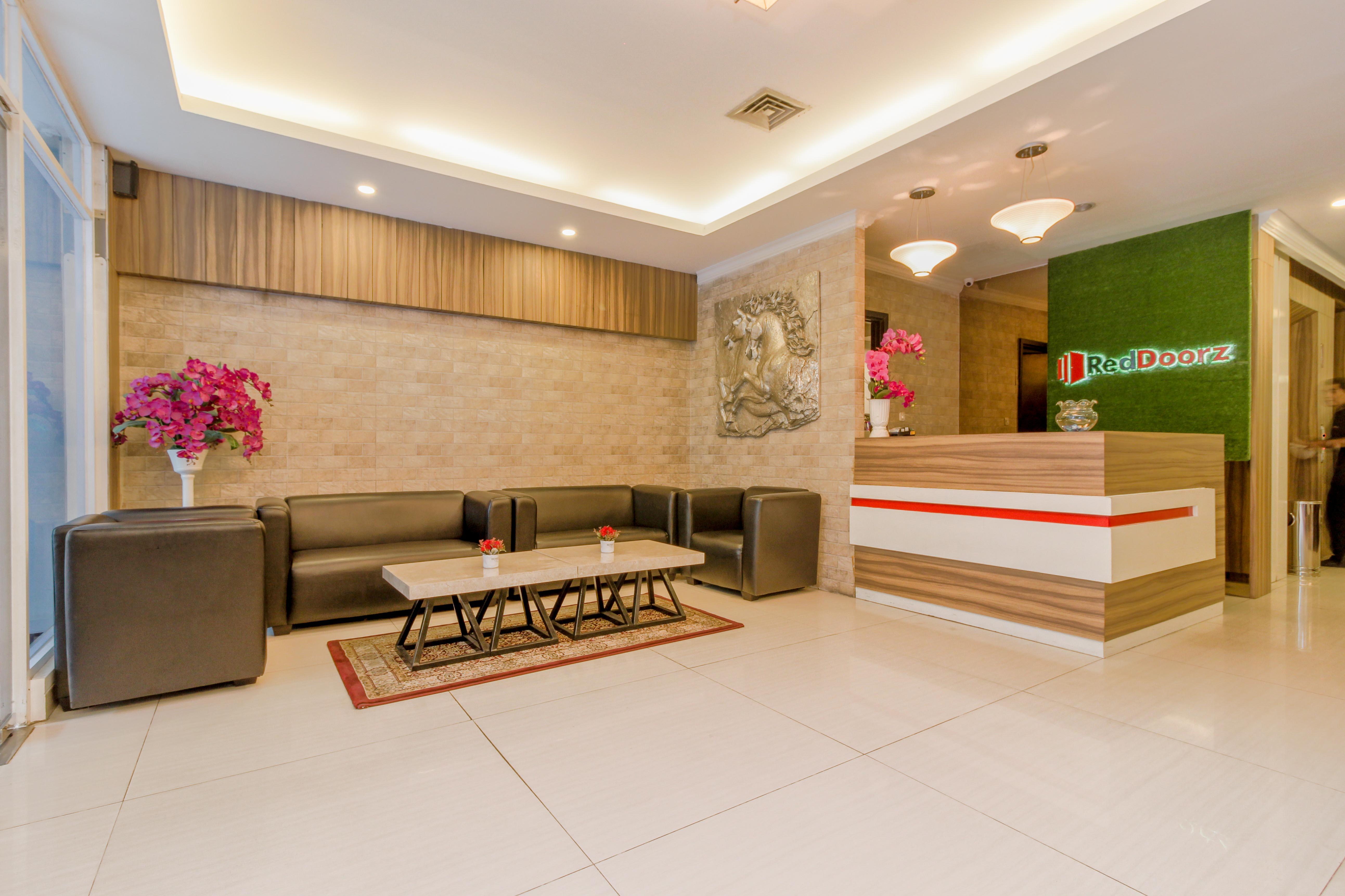 Reddoorz Plus @ Thamrin Jacarta Exterior foto