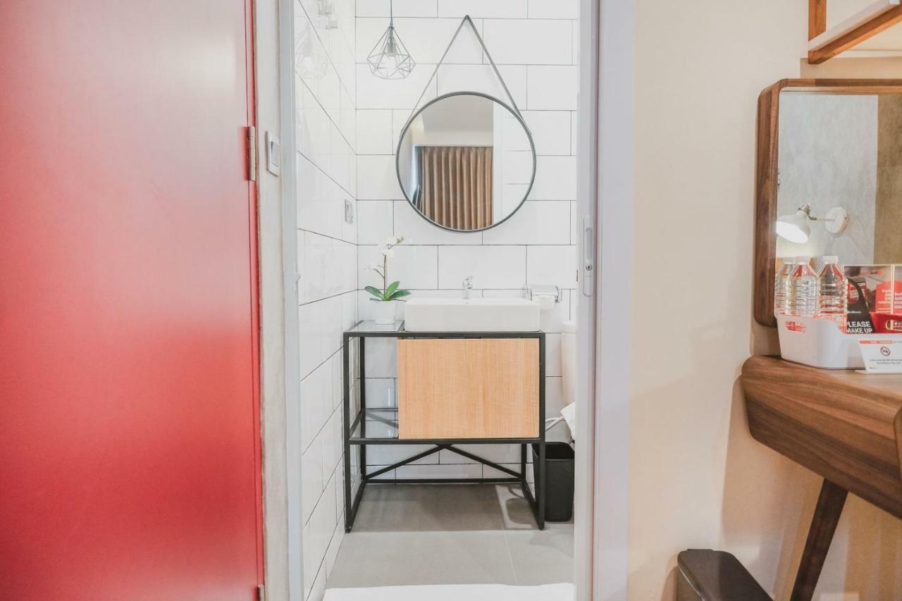 Reddoorz Plus @ Thamrin Jacarta Exterior foto