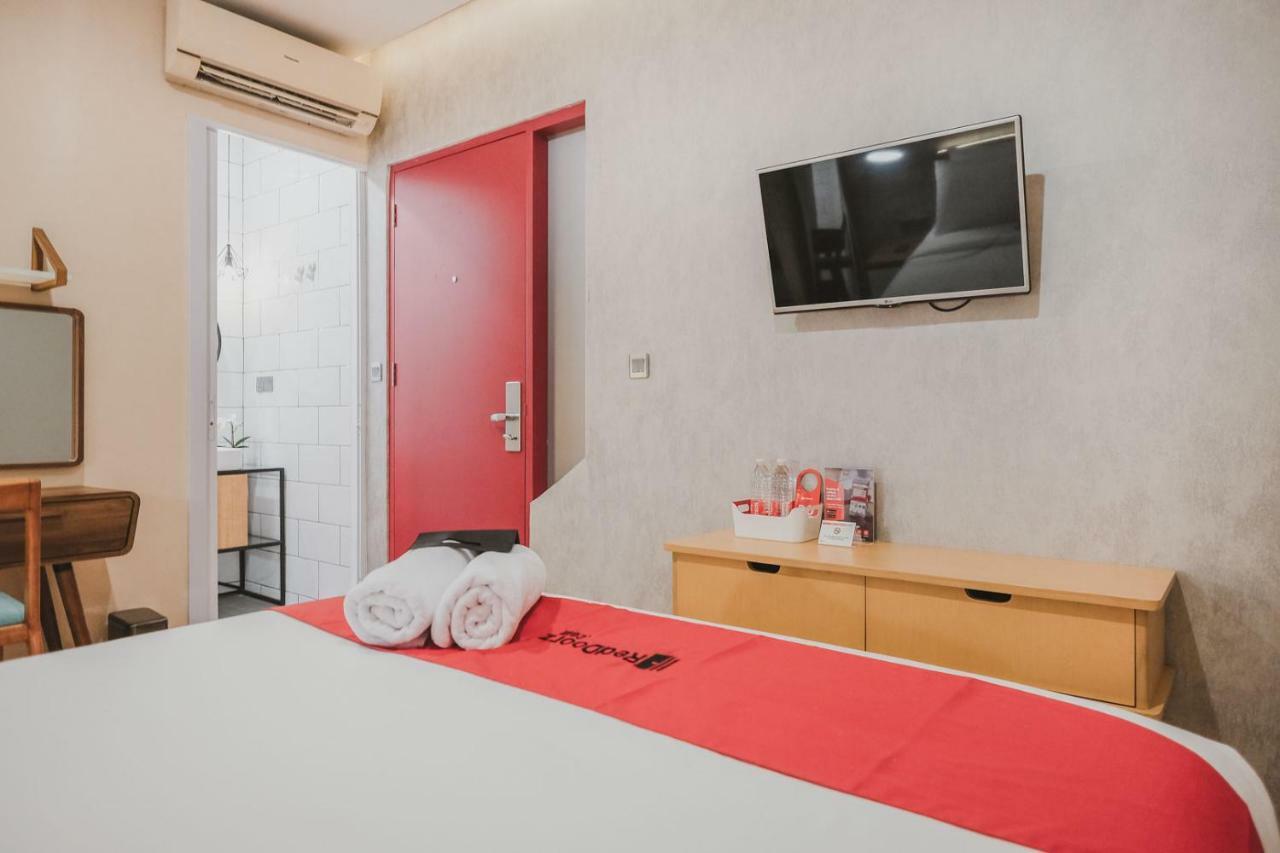 Reddoorz Plus @ Thamrin Jacarta Exterior foto