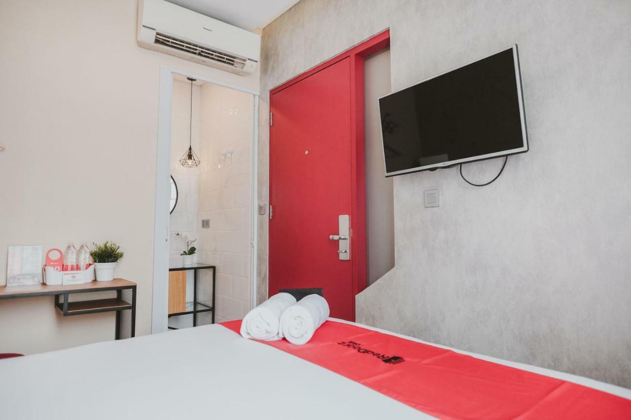 Reddoorz Plus @ Thamrin Jacarta Exterior foto