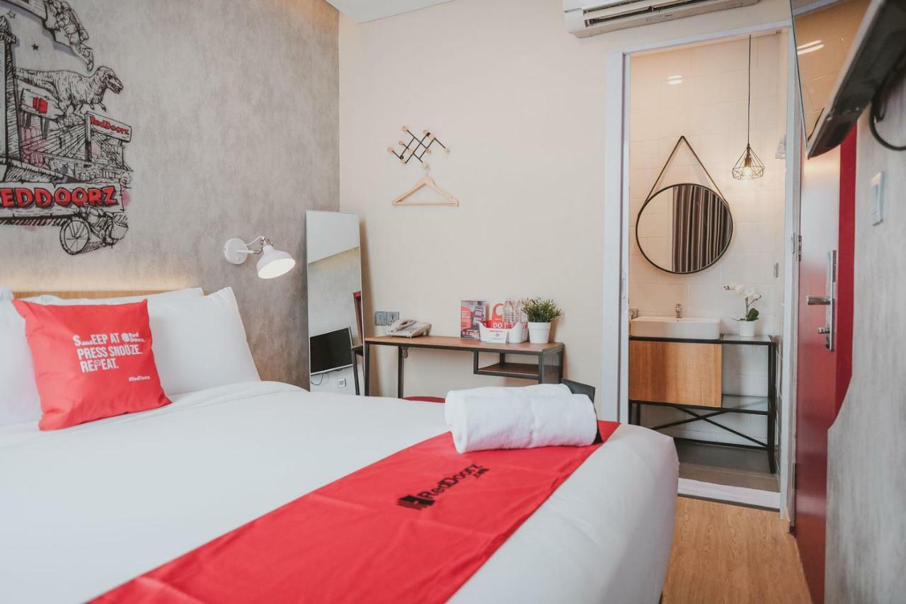 Reddoorz Plus @ Thamrin Jacarta Exterior foto