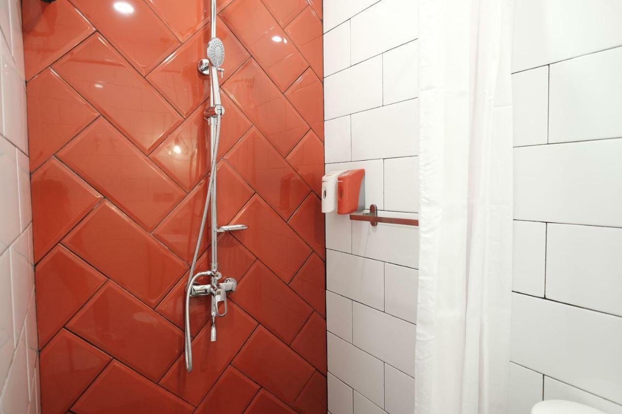 Reddoorz Plus @ Thamrin Jacarta Exterior foto